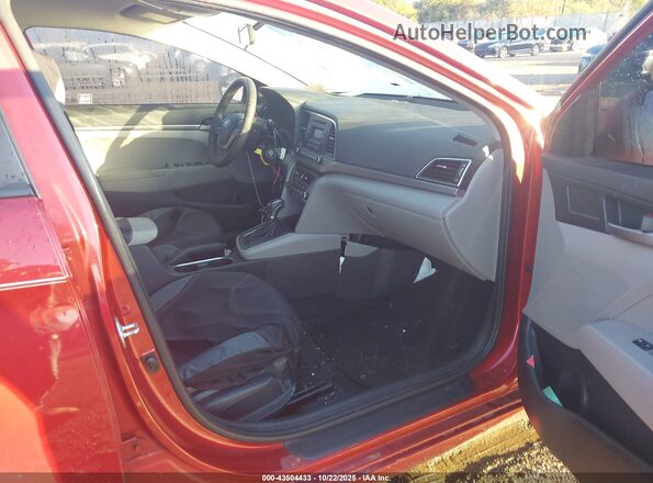 5NPD74LF2HH155779 2017 HYUNDAI ELANTRA Red Вид салону спереду