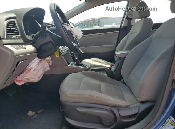 5NPD74LF5JH377674 2018 HYUNDAI ELANTRA Синий Вид салона спереди