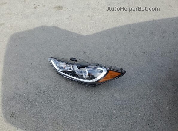 5NPD84LF1JH368600 2018 HYUNDAI ELANTRA Черный Вид подкапотного пространства