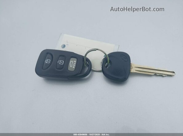 5NPDH4AE2GH725785 2016 HYUNDAI ELANTRA Серебряный Вид панели приборов
