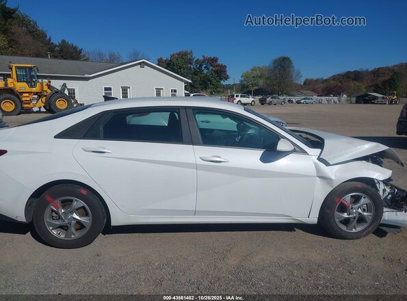 5NPLL4AG5NH053455 2022 HYUNDAI ELANTRA Белый Вид задней части салона