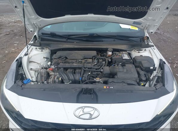 5NPLM4AGXMH038882 2021 HYUNDAI ELANTRA White უკანა ხედი