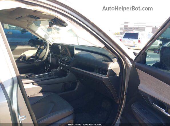 5TDACAB54SS044528 2025 TOYOTA LIMITED White Front interior view