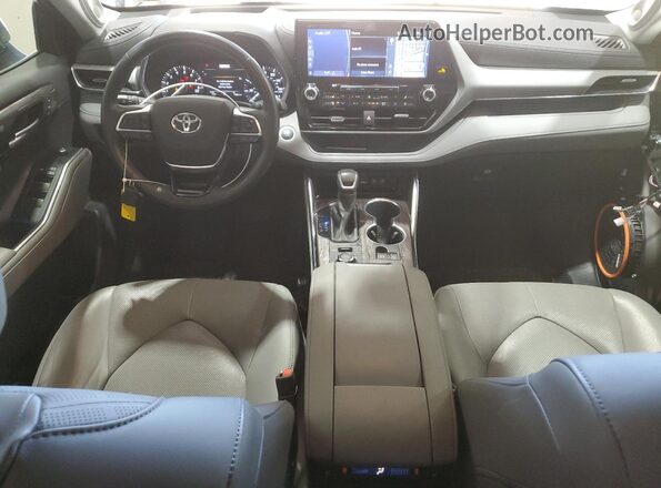 5TDFZRBH2LS019853 2020 TOYOTA HIGHLANDER Silver Vista del salpicadero