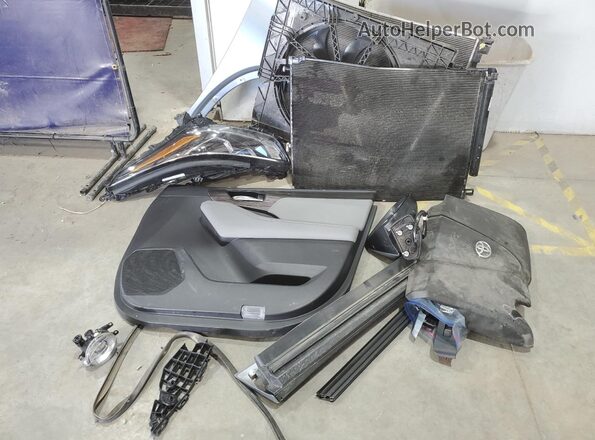 5TDFZRBH2LS019853 2020 TOYOTA HIGHLANDER Silver Vista de la etiqueta del VIN