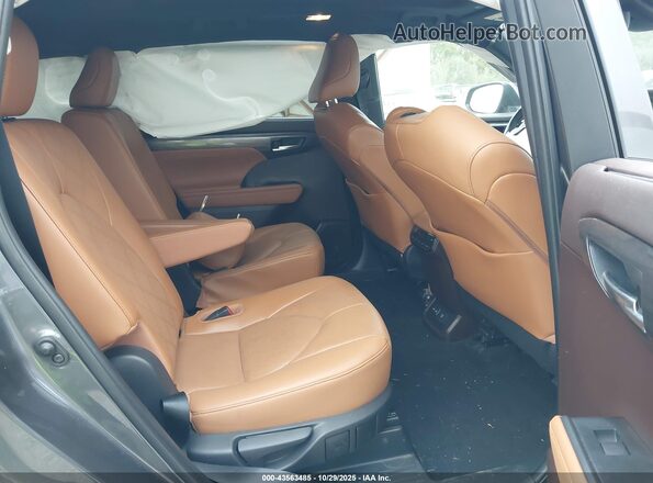 5TDFZRBH8NS166228 2022 TOYOTA HIGHLANDER Серый Вид наклейки с VIN-кодом