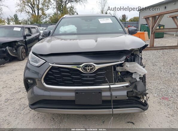 5TDFZRBH8NS166228 2022 TOYOTA HIGHLANDER Серый Вид задней части салона