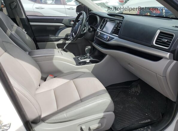 5TDJZRFH3JS879942 2018 TOYOTA HIGHLANDER White Widok wnętrza z przodu