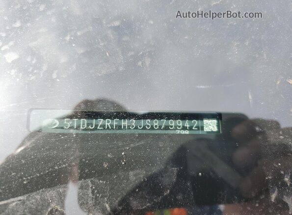 5TDJZRFH3JS879942 2018 TOYOTA HIGHLANDER White Widok naklejki z numerem VIN