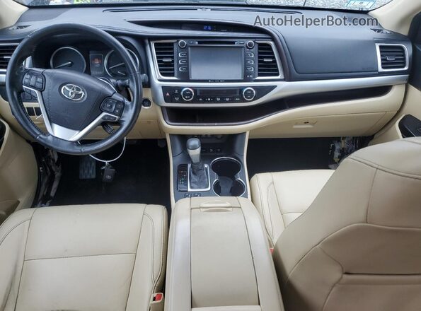 5TDJZRFH5JS832962 2018 TOYOTA HIGHLANDER Черный Вид панели приборов