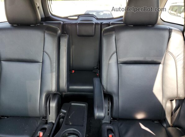 5TDJZRFH8JS837718 2018 TOYOTA HIGHLANDER Burgundy უკანა სავარძლების ხედი