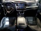 2018 Toyota Highlander Se Burgundy vin: 5TDJZRFH9JS911972