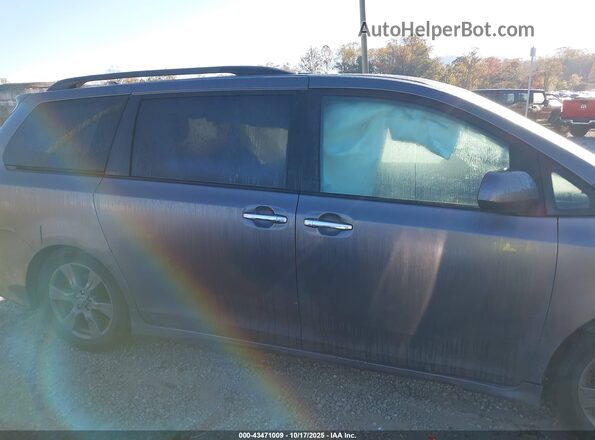 5TDXZ3DC2JS952619 2018 TOYOTA SIENNA Gray Rear interior view