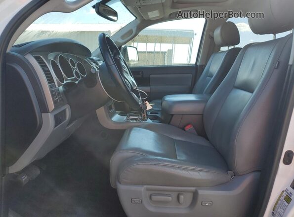 5TDZY5G13GS065945 2016 TOYOTA SEQUOIA Белый Вид салона спереди
