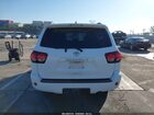 2018 Toyota Sequoia Sr5 Белый vin: 5TDZY5G15JS070636