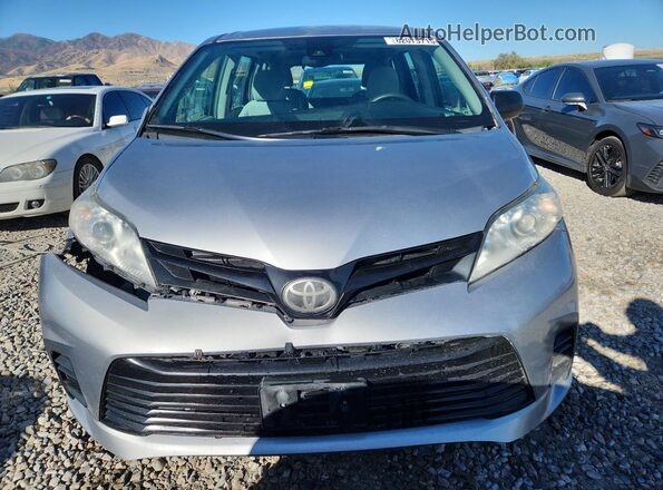 5TDZZ3DC1JS938283 2018 TOYOTA SIENNA Silver წინა ხედი