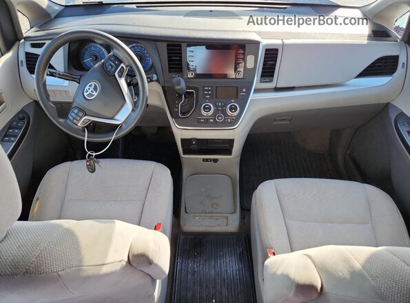 5TDZZ3DC1JS938283 2018 TOYOTA SIENNA Silver წინა პანელის ხედი