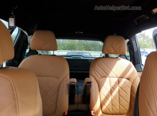 5UX23EM04P9R52737 2023 BMW X7 Blue Widok tylnych siedzeń