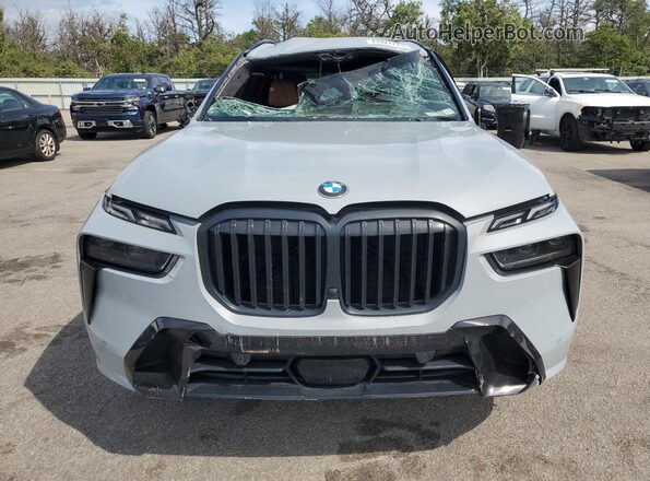 5UX23EM04P9R52737 2023 BMW X7 Blue Widok z przodu