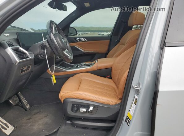 5UX23EM05P9R29807 2023 BMW X7 Silver Սալոնի դիմացի տեսք