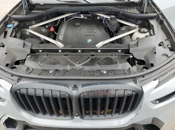 5UX23EM05P9R29807 2023 BMW X7 Silver Շարժիչի բաժամունքի տեսք
