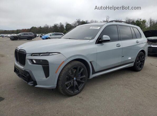 5UX23EM05P9R29807 2023 BMW X7 Silver Առջևի ձախ երեք քառորդ տեսարան