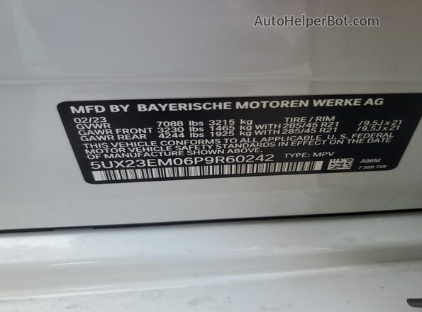 5UX23EM06P9R60242 2023 BMW X7 White Widok wnętrza 360 stopni