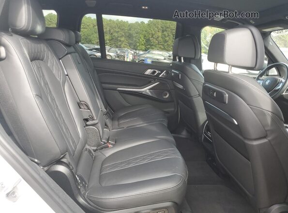 5UX23EM06P9R60242 2023 BMW X7 White Widok wnętrza z tyłu