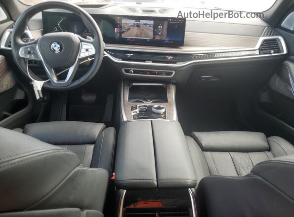 5UX23EM06P9R60242 2023 BMW X7 White Widok deski rozdzielczej