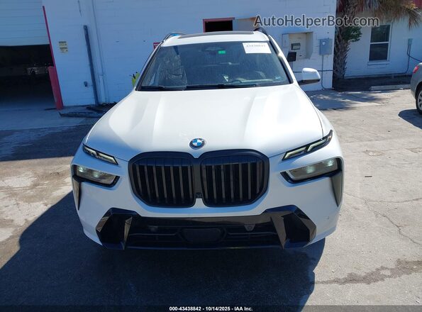 5UX23EM07R9V86923 2024 BMW X7 White Вид задньої частини салону