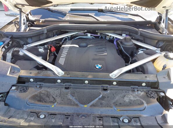 5UX23EM07R9V86923 2024 BMW X7 White Вид ззаду