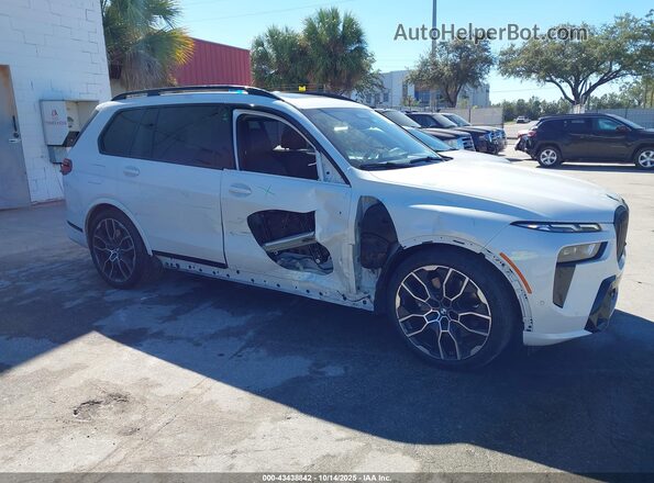 5UX23EM07R9V86923 2024 BMW X7 White Вид спереду