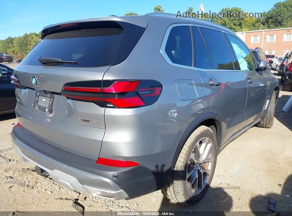 5UX23EU02R9S62648 2024 BMW X5 Серебряный Задняя правая четверть