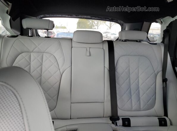 5UX23EU09S9Z67906 2025 BMW X5 Silver უკანა სავარძლების ხედი