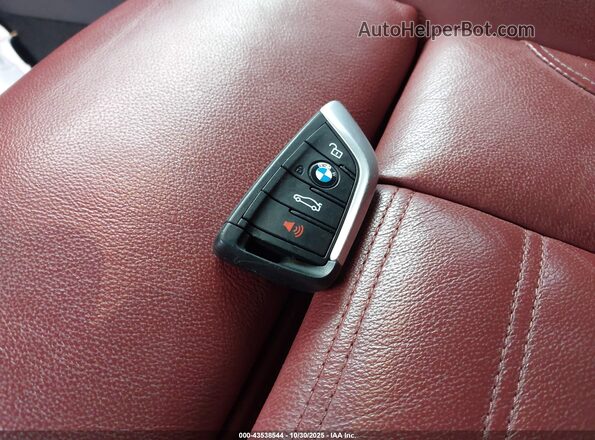 5UX2V1C03L9B47300 2020 BMW X4 White Widok deski rozdzielczej