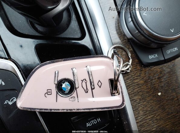 5UX2V1C08L9B34705 2020 BMW X4 White Vista del salpicadero