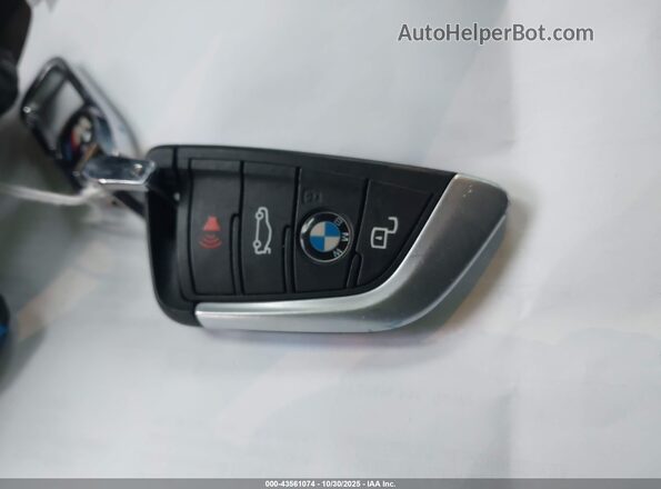 5UX2V5C06M9E04474 2021 BMW X4 Серебряный Вид панели приборов