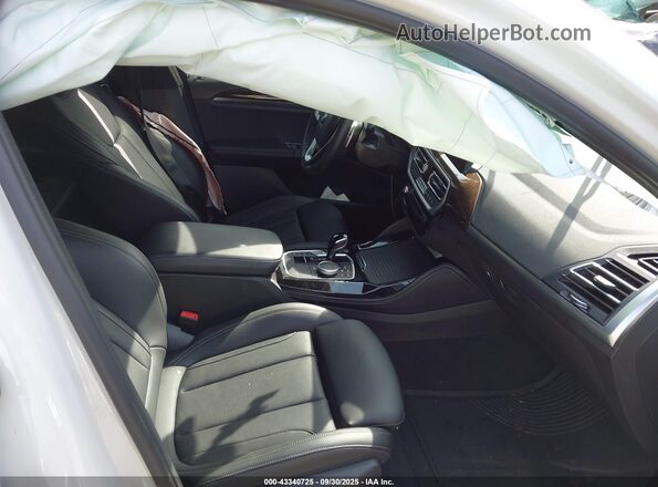 5UX33DT03N9M96131 2022 BMW X4 Белый Вид салона спереди
