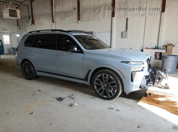 5UX33EM04S9W35098 2025 BMW X7 Серый Передняя правая четверть