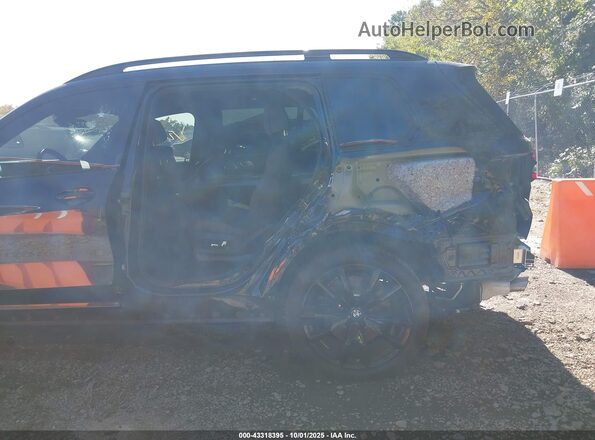 5UX33EM0XR9U07116 2024 BMW X7 Черный Вид спереди