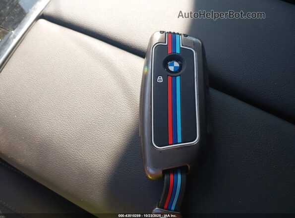 5UX33EU00S9Y49781 2025 BMW X5 Темно-бордовый Вид панели приборов