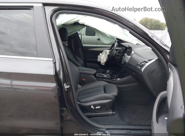 5UX53DP02N9K34135 2022 BMW X3 Черный Вид салона спереди
