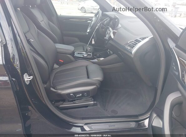5UX53DP04R9X23948 2024 BMW X3 Black Вид салону спереду