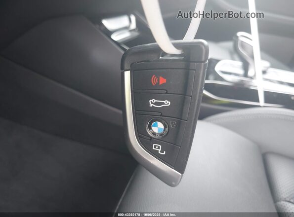 5UX53DP04R9X23948 2024 BMW X3 Black Вид панелі приладів