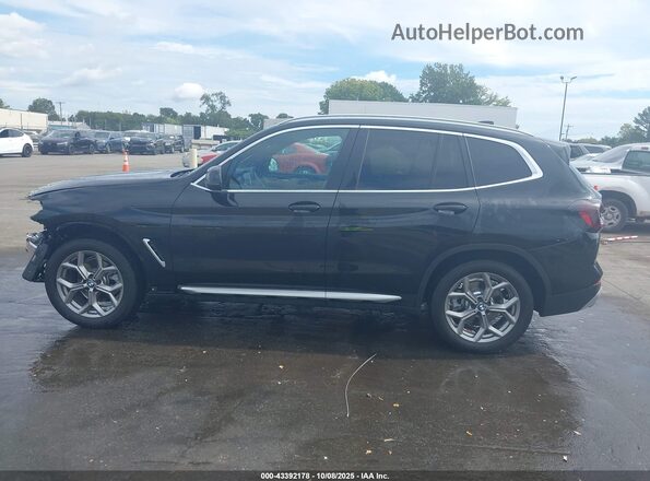 5UX53DP04R9X23948 2024 BMW X3 Black Панорамний вид салону 360°