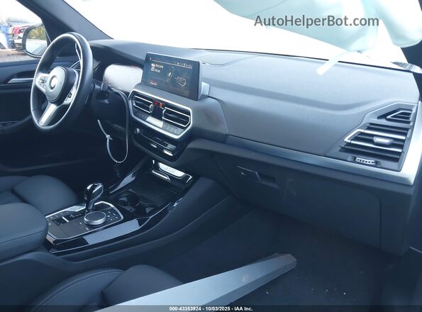 5UX53DP06R9V84549 2024 BMW X3 Gray Սալոնի դիմացի տեսք