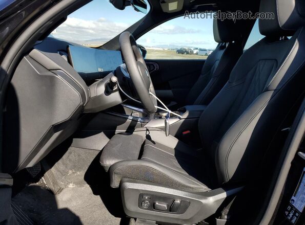 5UX53GP06S9Z00619 2025 BMW X3 Black Front interior view