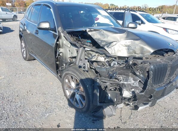 5UXCR6C04P9S00756 2023 BMW X5 Зеленый Вид спереди