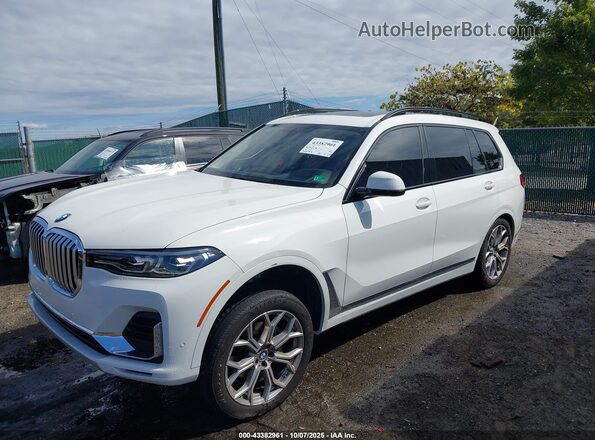 5UXCW2C01N9M36733 2022 BMW X7 White Przód lewy
