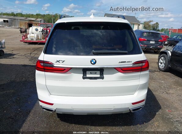 5UXCW2C01N9M36733 2022 BMW X7 White 